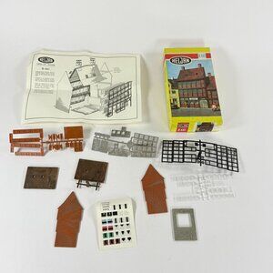 Heljan B461 HO Scale Apotheke Drugstore Plastic Model Building Kit